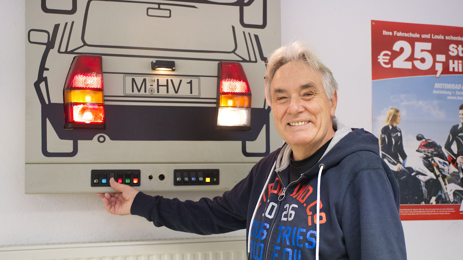 Peter, der Gründer der Fahrschule